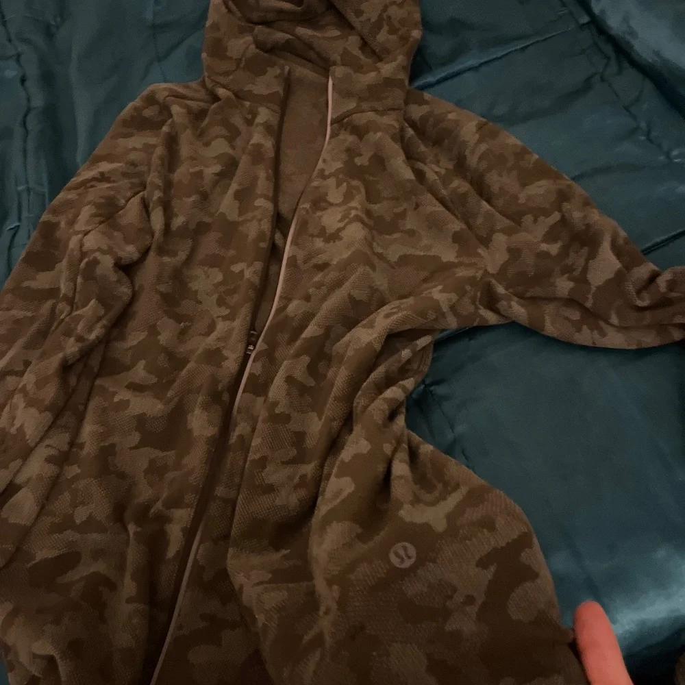 Lululemon jacket Large - Picture 1 of 5